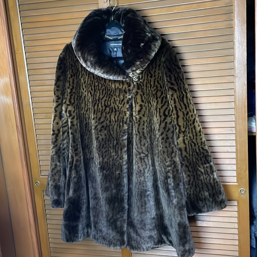 Jones New York Faux Fur Leopard Coat
